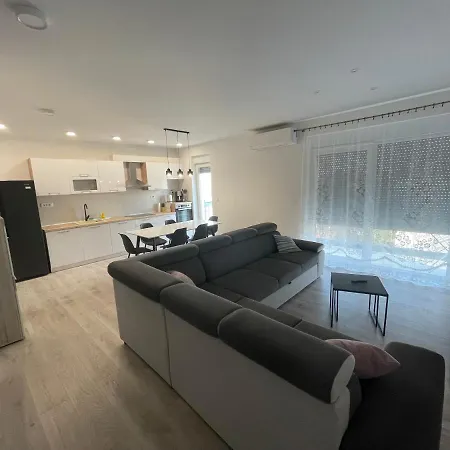 Eva Apartment 2 Trogir Exterior photo