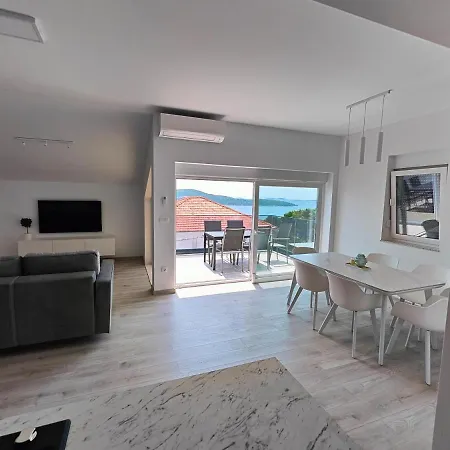 Eva Apartment 2 Trogir Exterior photo